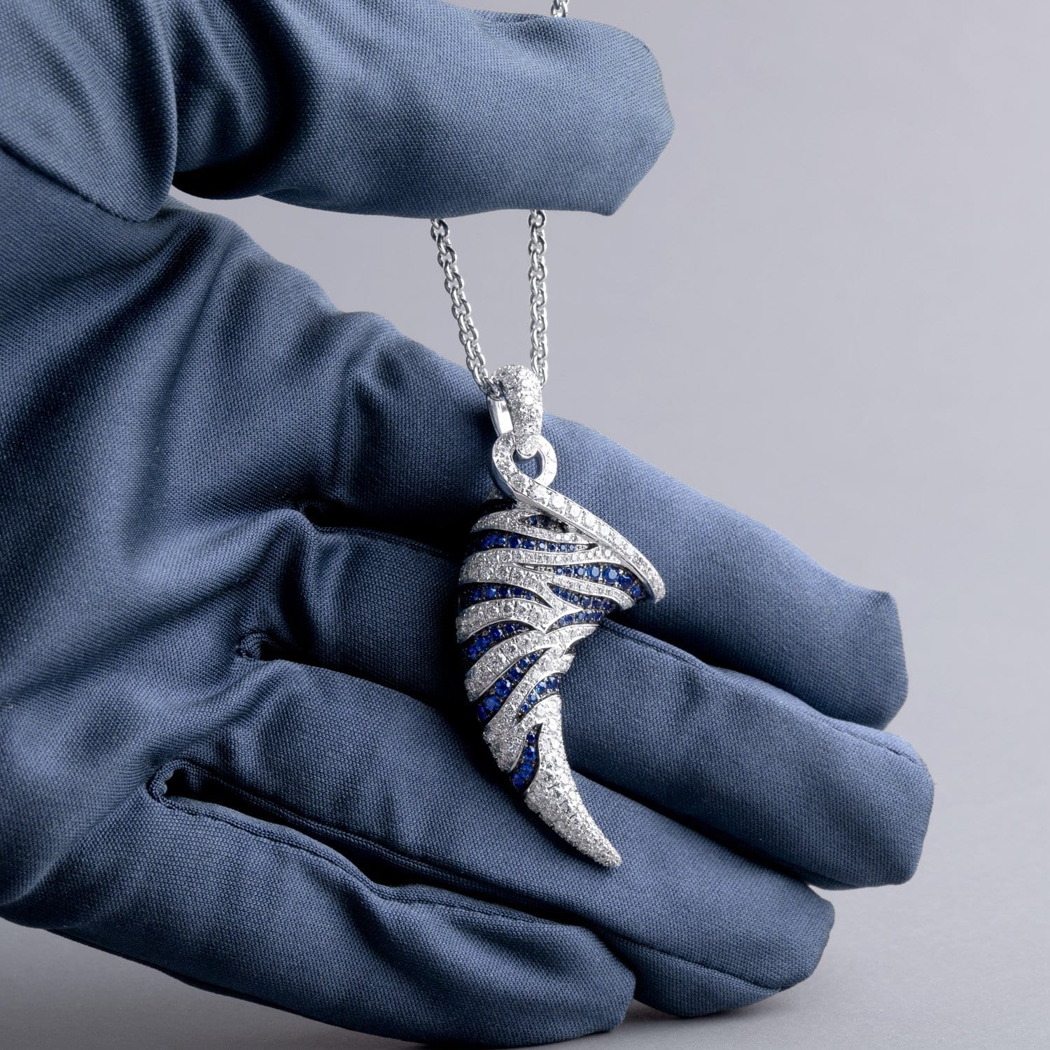 VINTAGE: Wild Life Claw Sapphire-Anhänger
